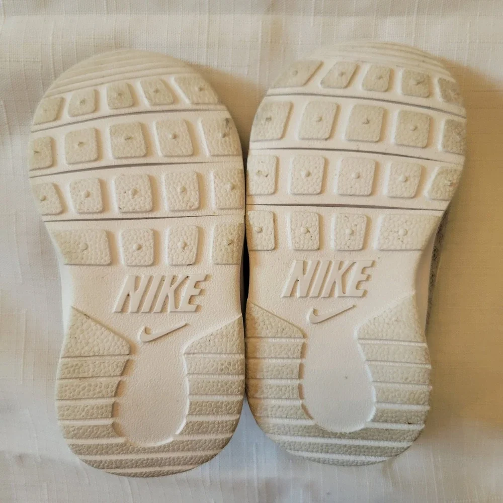 Nike 4C Sneakers Grey White Mesh Hook Loop Strap TANJUN Easy On Luxury Shoes